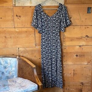 Women’s Black Floral V-Neck Maxi Dress